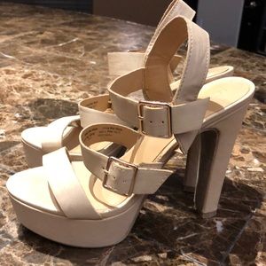 Strappy Buckle Chunky High Heel Sandals